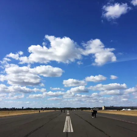 Quiet In Tempelhof