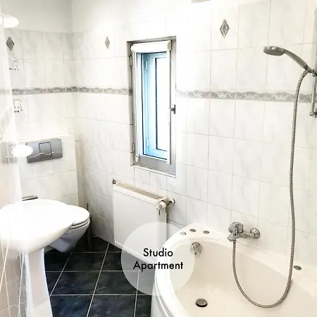 Quiet In Tempelhof Appartamento Berlino